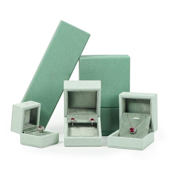 Custom Green Microfiber Jewelry Boxes – Wholesale Private Label Packaging Premium custom green microfiber jewelry boxes with custom logo and protective foam inserts for wholesale branding