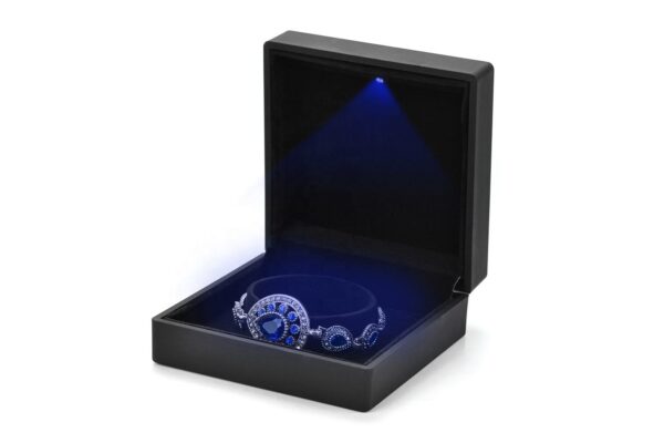 Illuminated LED Ring Box with Custom Jewelry Packaging – Wholesale Premium custom LED-illuminated ring box with jewelry insert for wholesale packaging