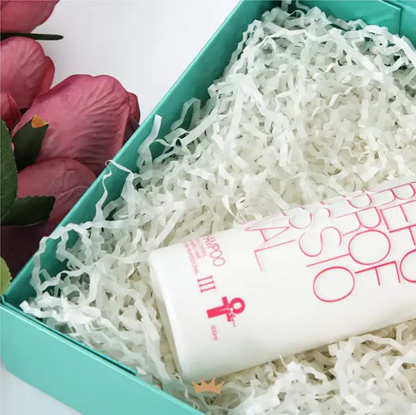 Custom eco-friendly magnet-closure jewelry gift boxes with recyclable kraft cardboard and embossed logo branding