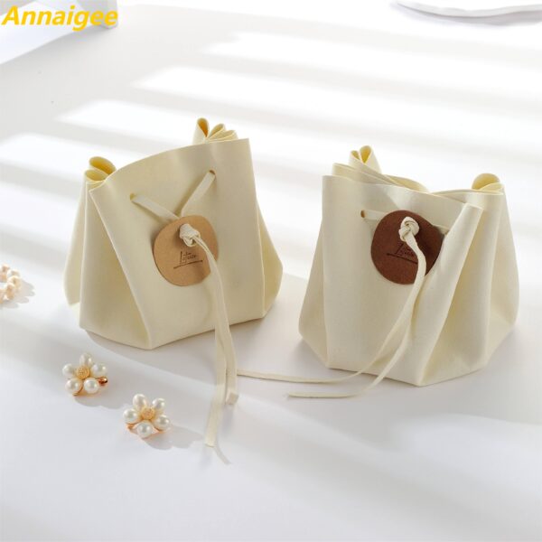 Custom Microfiber Jewelry Pouches – OEM & Private Label Bulk Microfiber jewelry pouches with custom logo embroidery, drawstring closure, and luxury branding