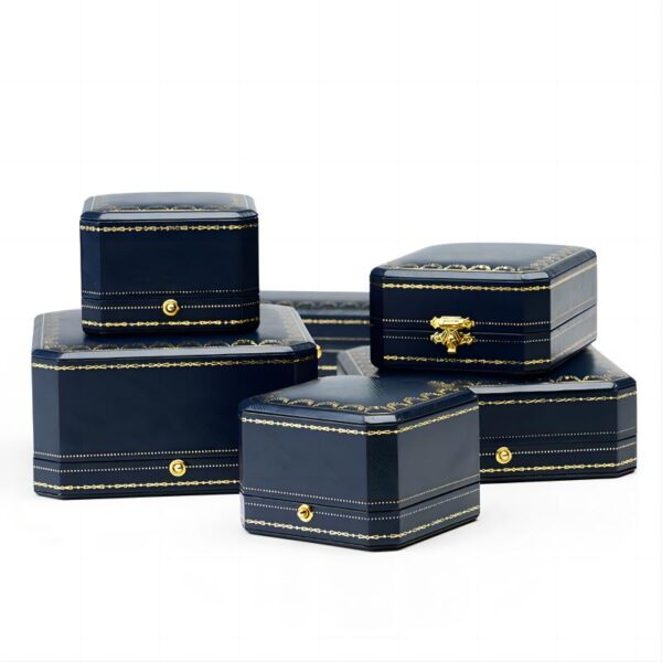 Vintage-style custom necklace and pendant boxes with luxury finish and custom logo branding options